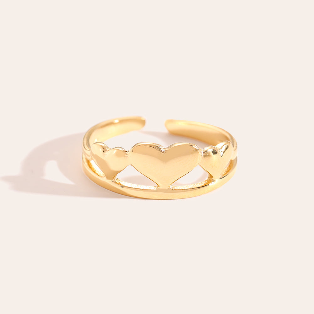 Crowned Heart Ring – Zarter Ring mit einem herzförmigen Akzent und edlem Design