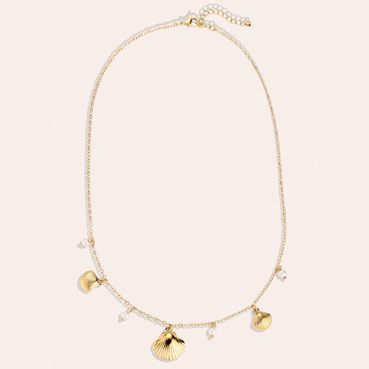 Stilvolle Clam Halskette, die deinem Outfit mit ihrem Muschel-Anhänger eine besondere Note verleiht.