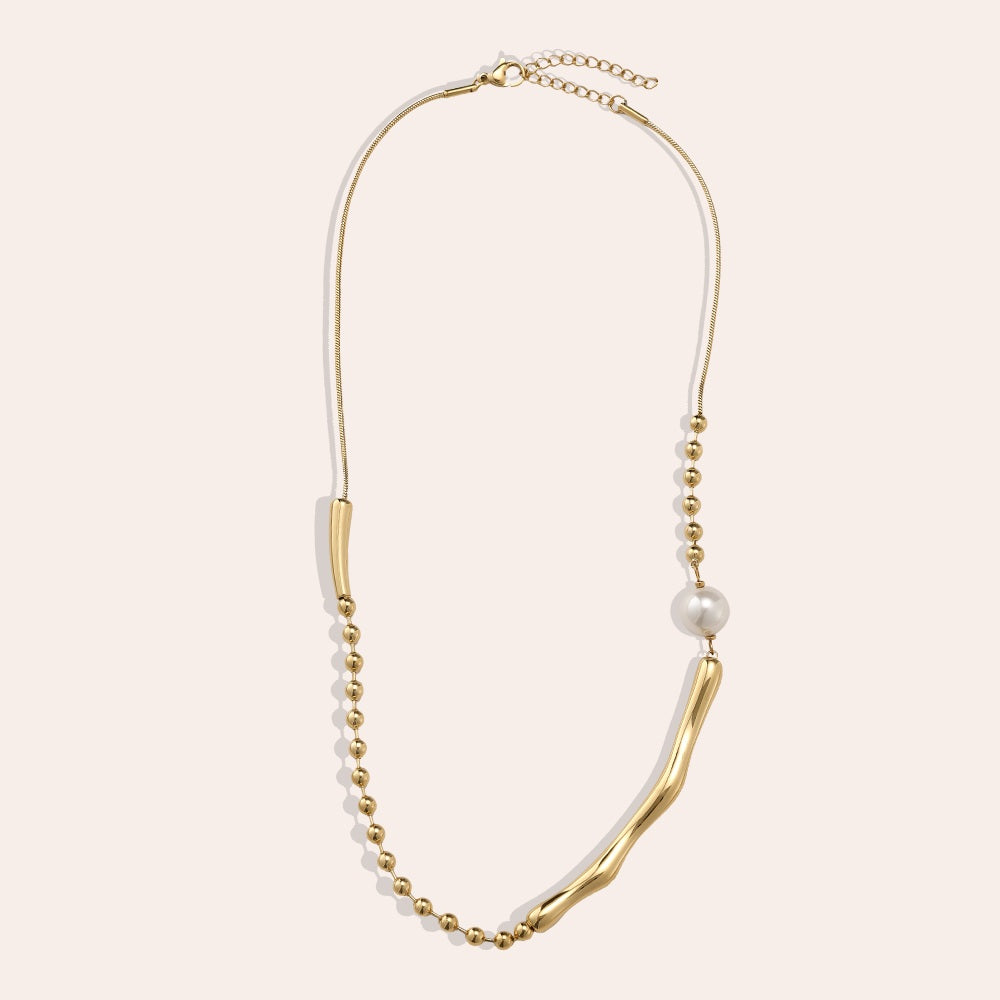 Stilvolle Multi Pearl Halskette, die deinem Outfit einen Hauch von Eleganz verleiht.