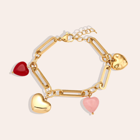 Zartes Hearts Armband – filigraner Schmuck mit herzförmigem Design