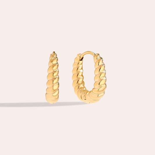 Gedrehte Ohrringe als stilvoller Akzent für den Alltag