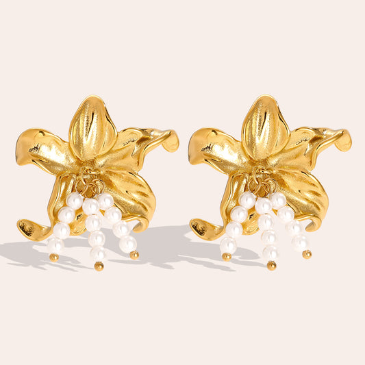 Flower and Pearl Ohrstecker – eleganter Schmuck für Damen