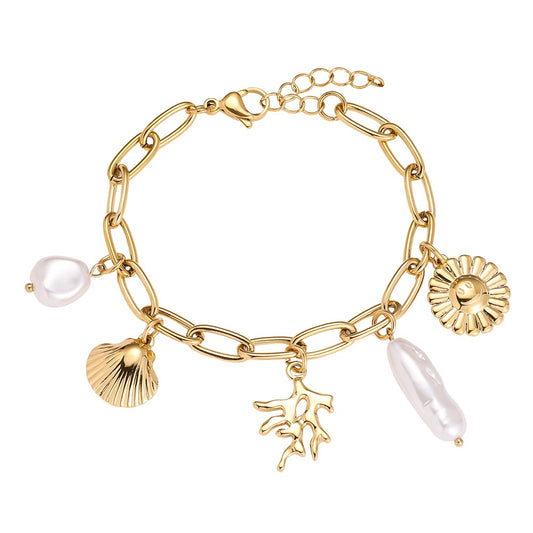 Pearl & Shells Armband – Elegantes Schmuckstück mit Anhängern