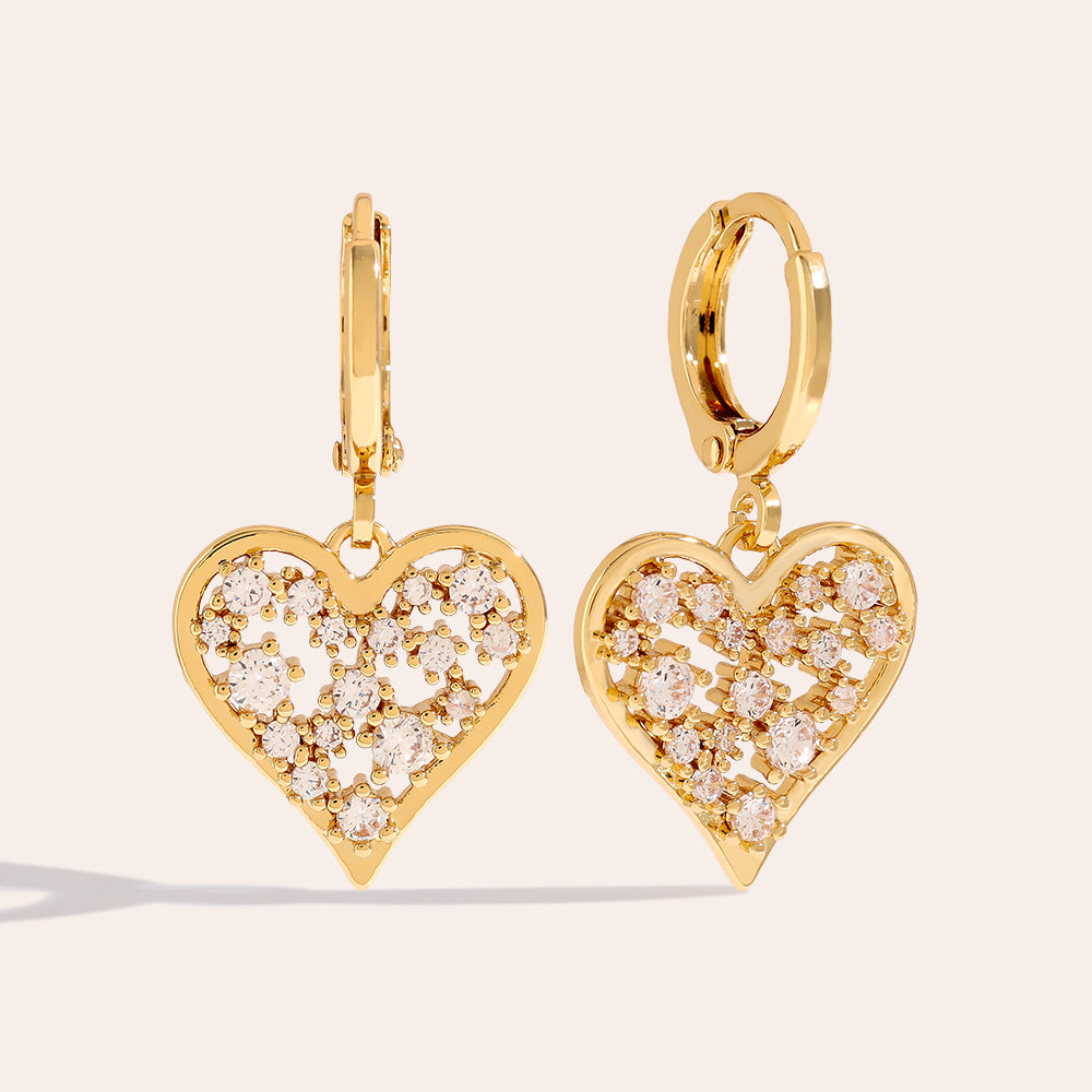 Elegante Bright Heart Ohrringe – strahlendes Herzdesign für deinen femininen Style.