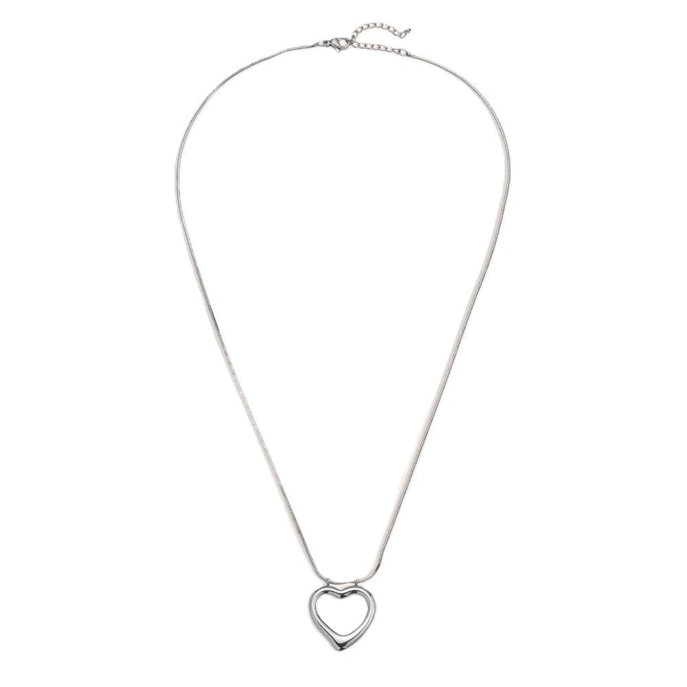 Chic Heart Halskette – Feine Halskette mit einem glänzenden Herz-Anhänger für einen eleganten Auftritt