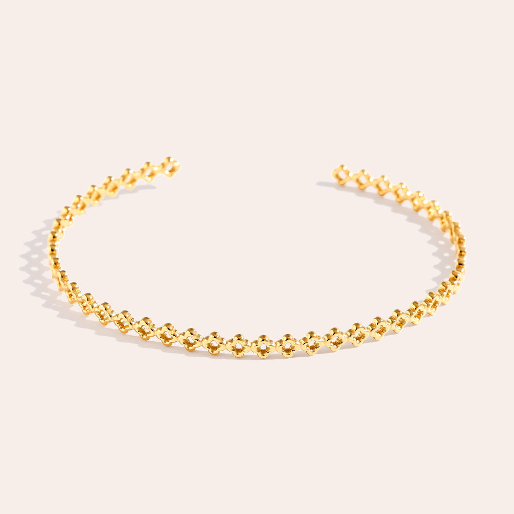 Clover Armreifen – stilvoller Armreif im charmanten Kleeblatt-Design