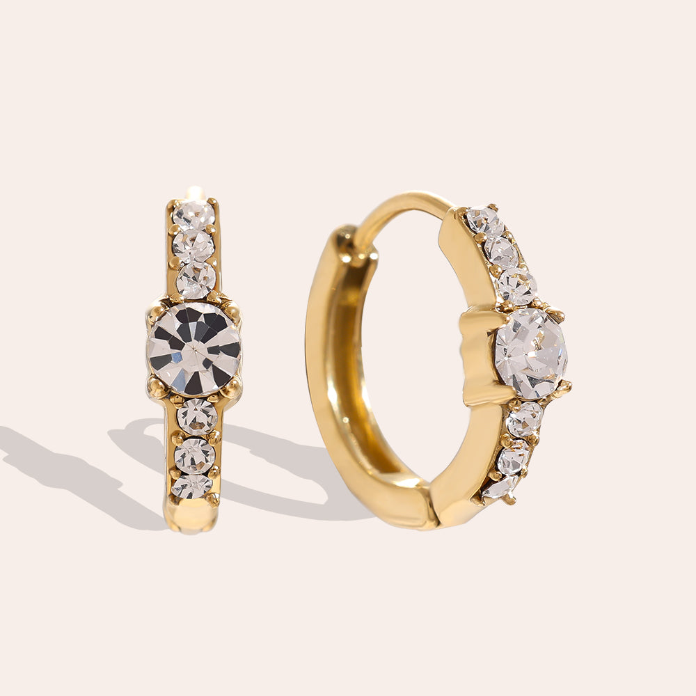 Elegante Cube Ohrringe mit einfachem Design – für einen subtilen, stilvollen Akzent.