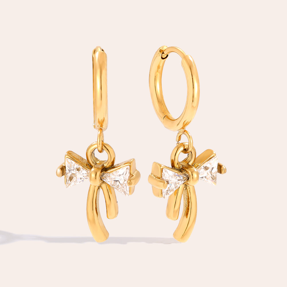 Zarte Schleifen Ohrringe als modisches Accessoire