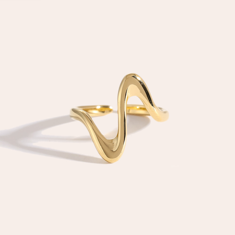 Beat Ring – schlichter Edelstahlring mit klarer, eleganter Ästhetik.