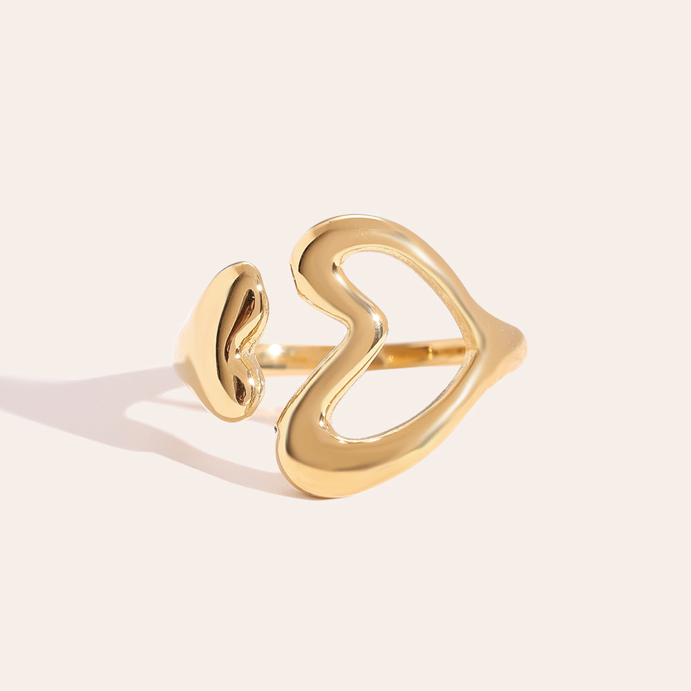 Hearts Hug Ring – Zeitloser Schmuck für einen liebevollen Ausdruck