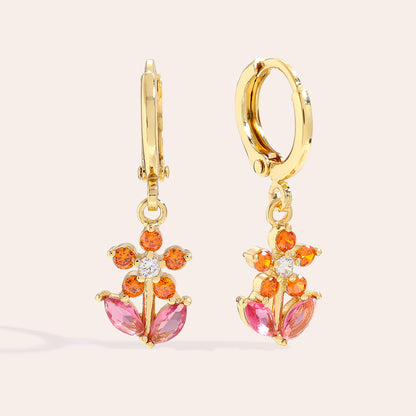 Flower Leaf Ohrringe mit filigranem Blattmuster – perfekt für einen femininen Stil.