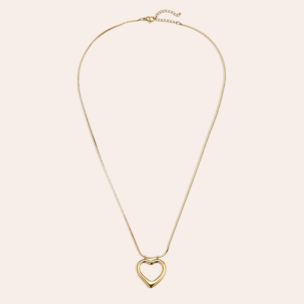 Chic Heart Halskette – Zarte Halskette mit stilvollem Herz-Anhänger für einen romantischen Touch