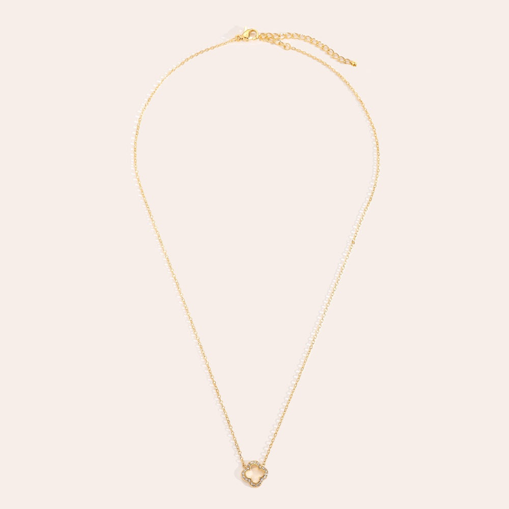 Stilvolle Clover Halskette, ideal für elegante Outfits und besondere Anlässe.