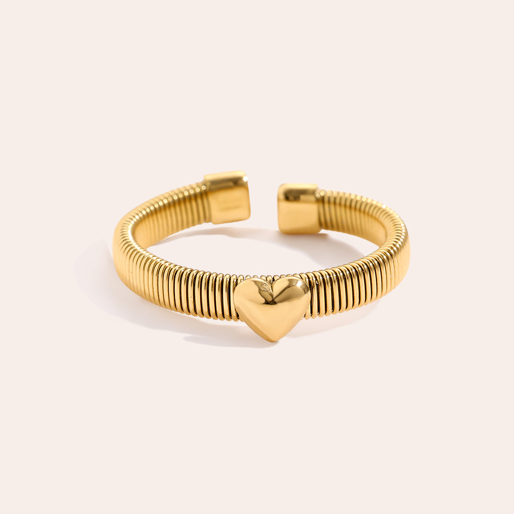 Nice Heart Ring aus hochwertigem Material mit einem stilvollen Herzdesign