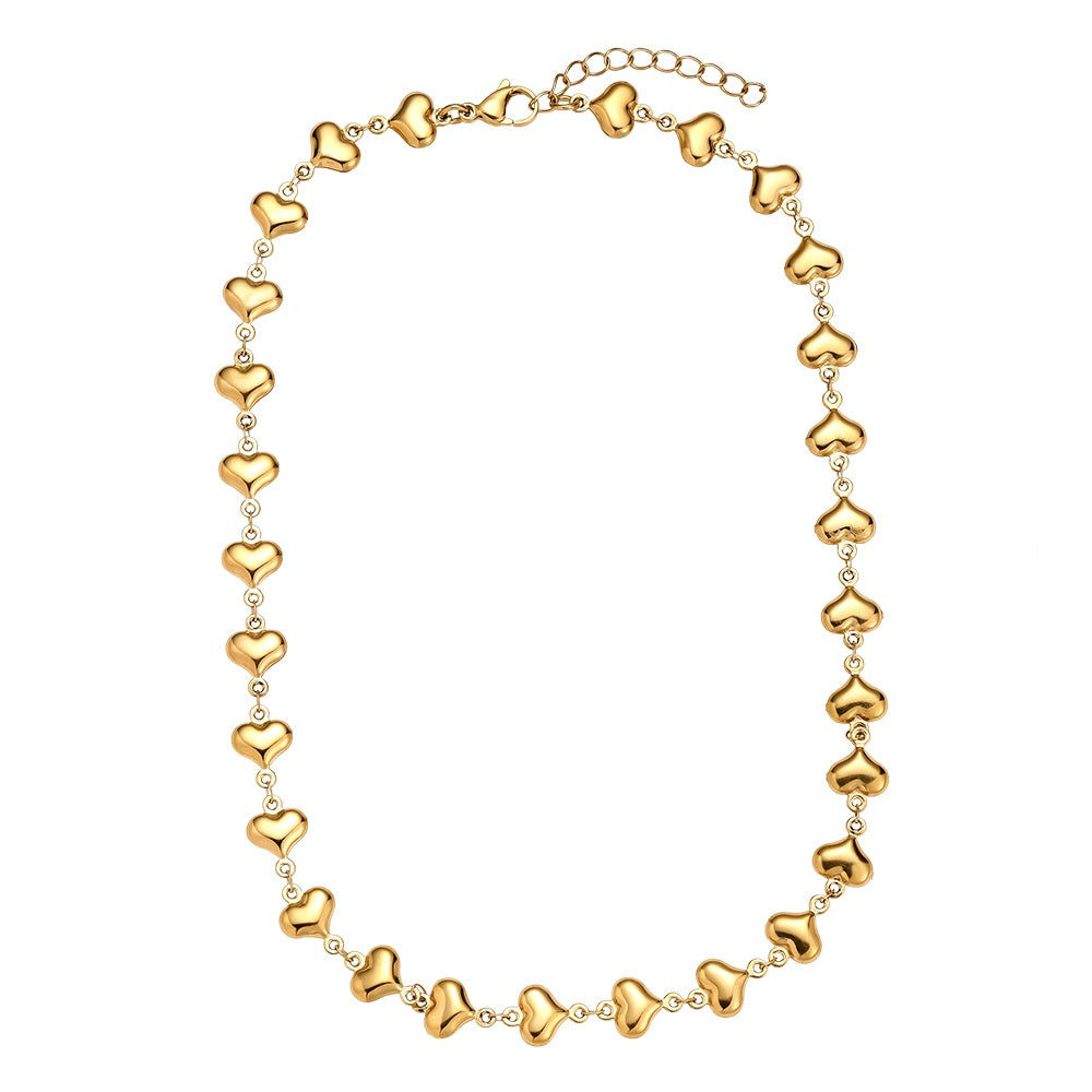 Hearts Chain Halskette mit eleganten Herzen für einen modernen Look.