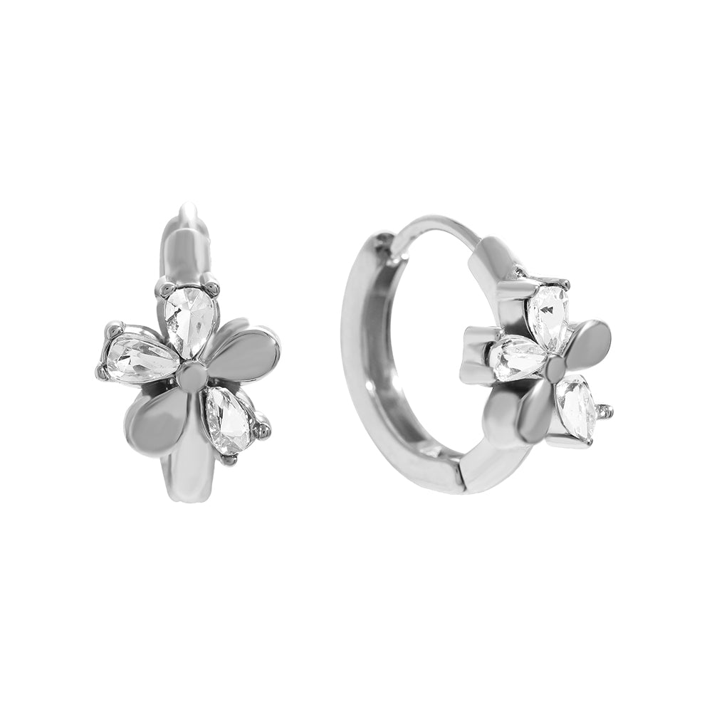 Kleine Blumen-Ohrringe, die deinem Outfit eine süße, elegante Note verleihen.