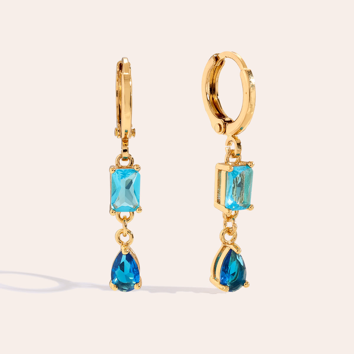 Blue Line Ohrringe – Schlichte Ohrringe mit Blau für einen stilvollen Auftritt