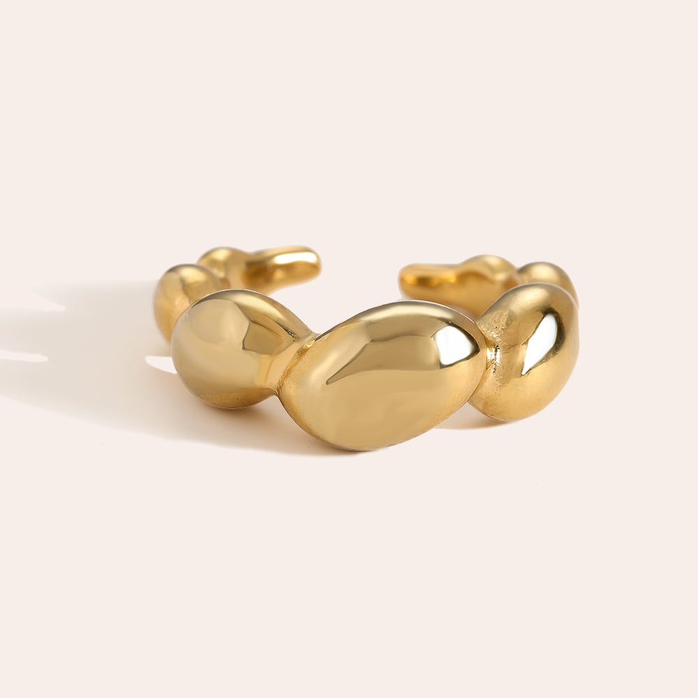 Bean Ring – eleganter Ring in klarer, schlichter Form.