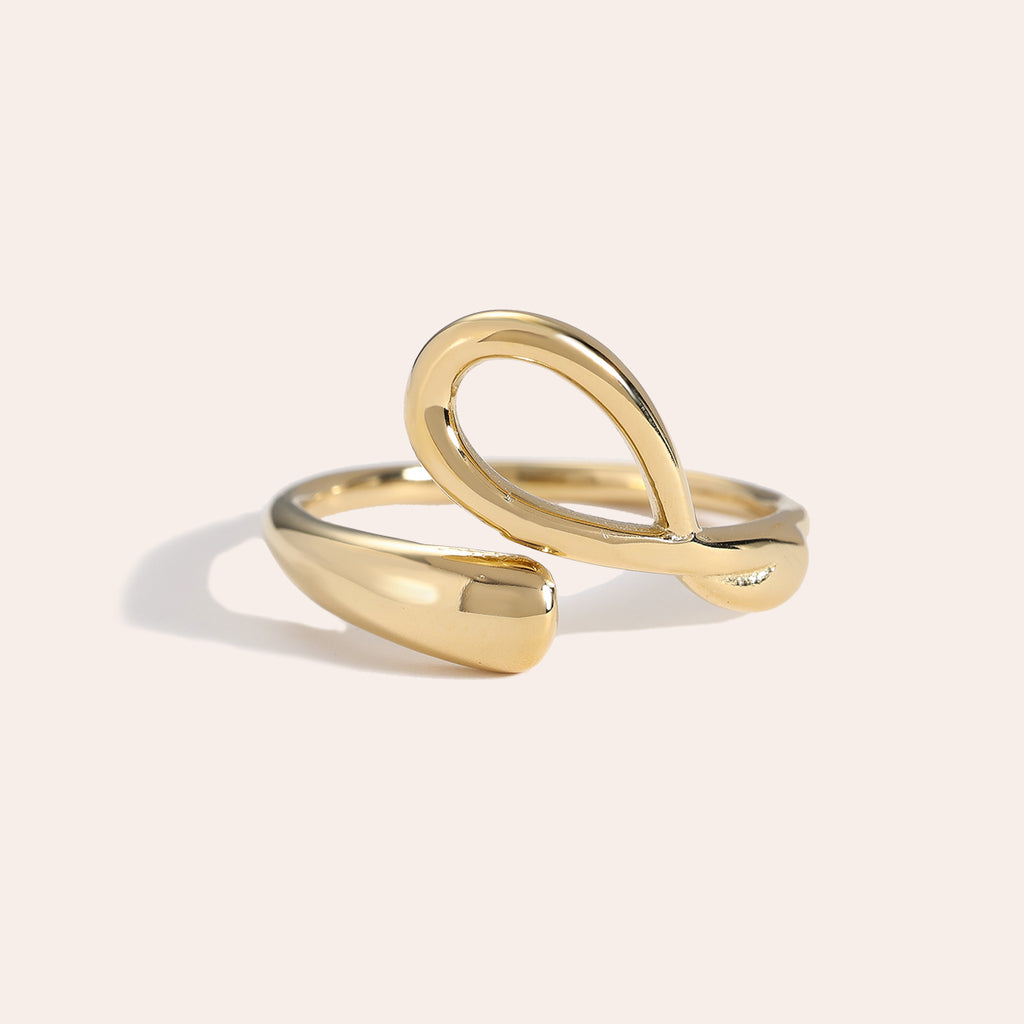 Twist Line Ring – Stilvolles Schmuckstück für besondere Anlässe