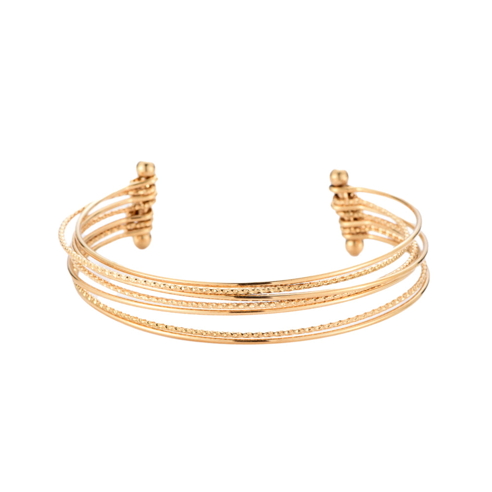 Multilayer Armreifen mit mehreren Schichten für einen modernen, stilvollen Look.