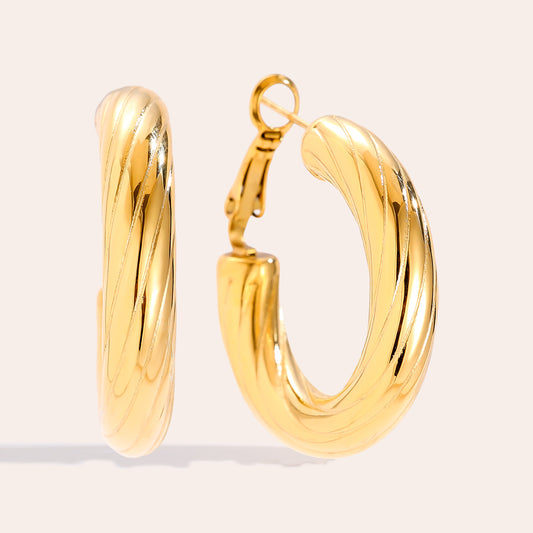 stilvolle Sanfte Twist Ohrringe für vielseitige Outfits