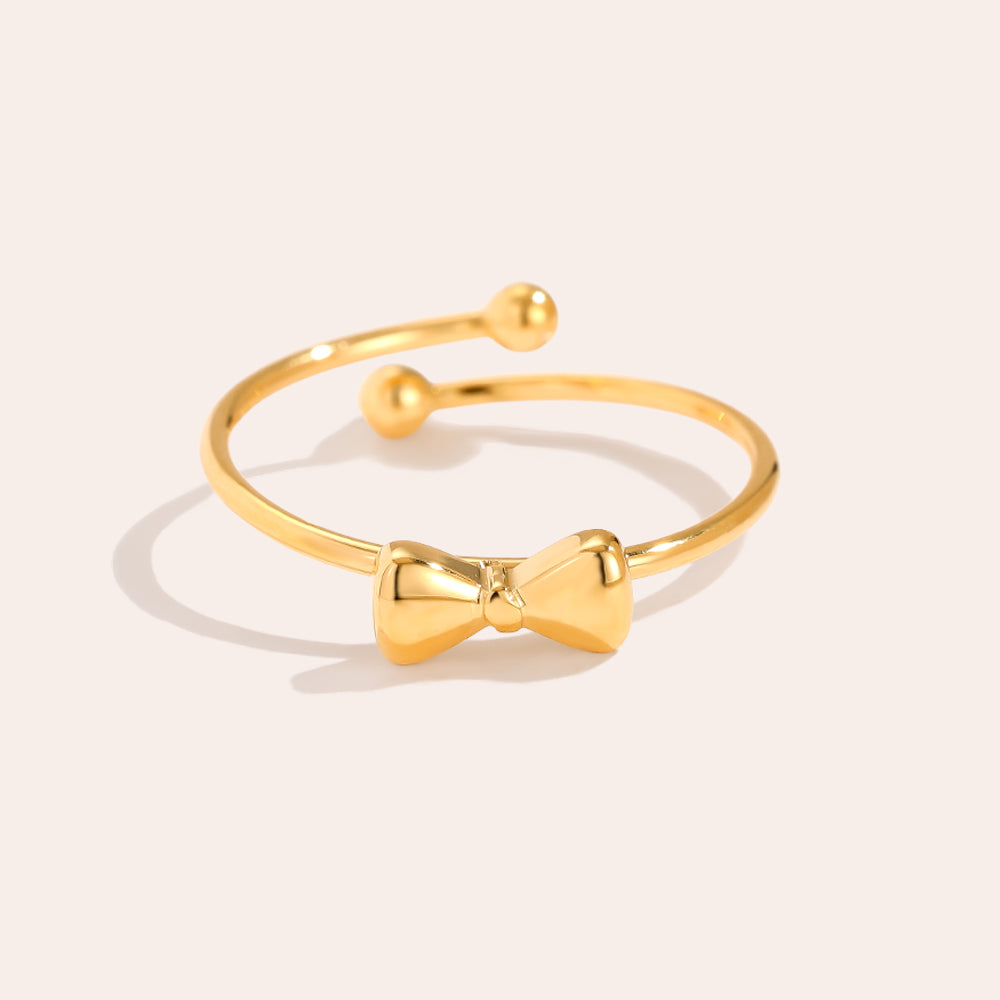 Tiny Bowtie Ring als stilvoller Blickfang