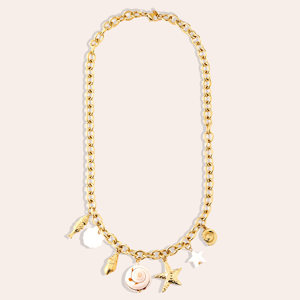 Filigrane Ocean Sea Life Halskette mit maritimen Anhängern – ein elegantes Accessoire für Liebhaber des Meeres.