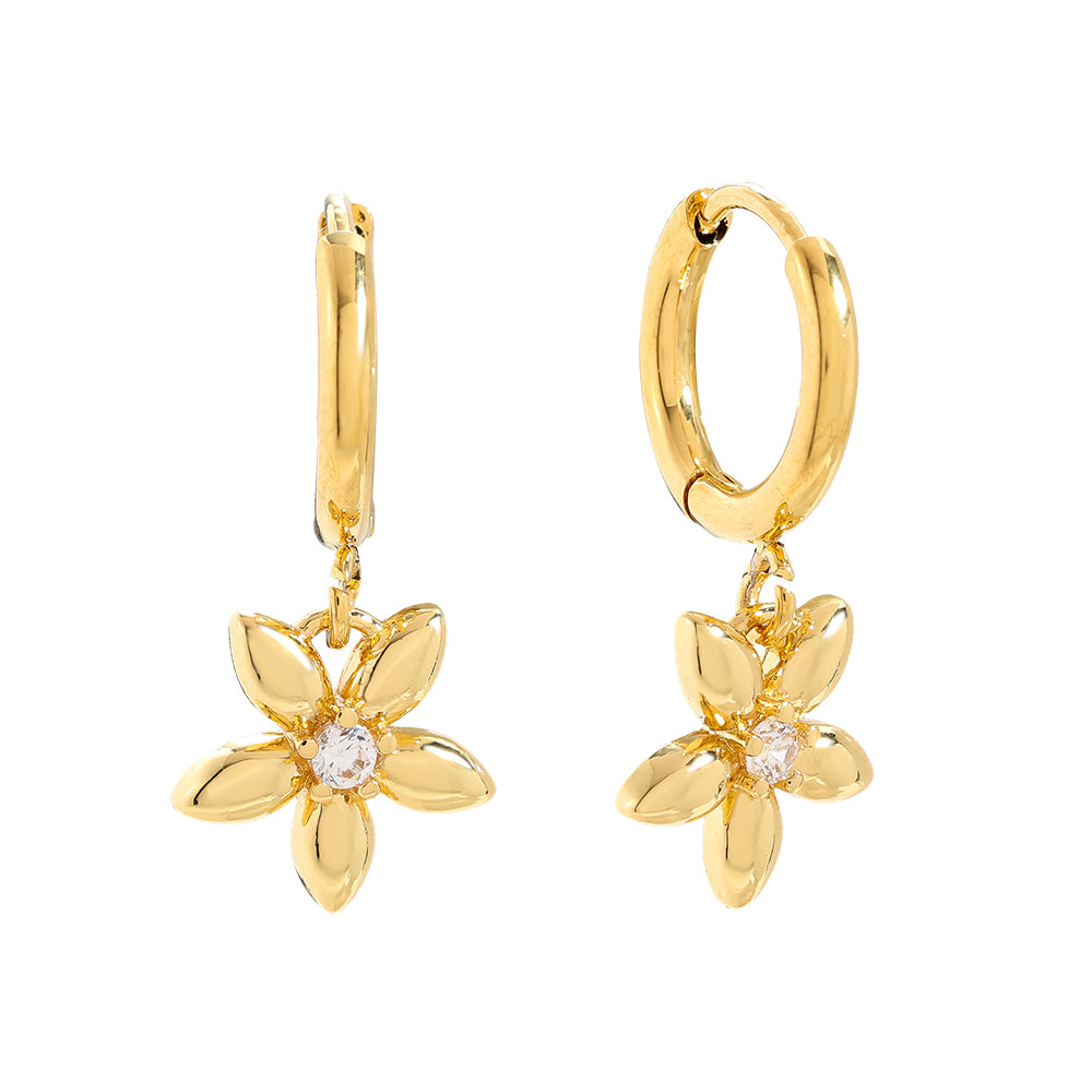 Zarte Sweet Flower Ohrringe mit floralem Design – perfekt für einen femininen Look.